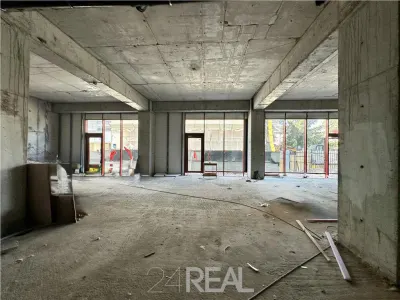 Spatii comerciale de inchiriat de la 72mp - foto 7