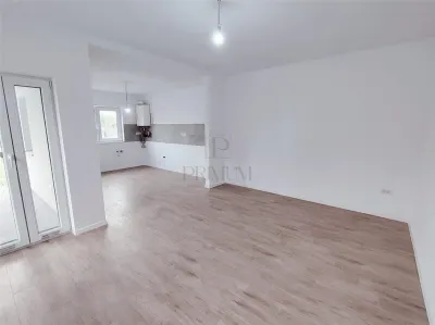 DUPLEX SPATIOS - ASFALT IN LUCRU - CURENT TRIFAZAT - foto 3