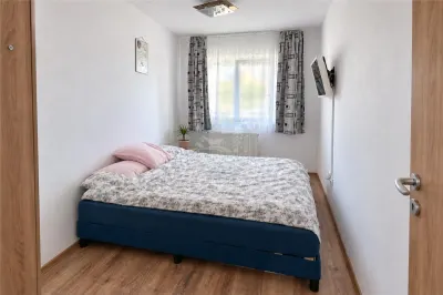 Apartament 3 camere zona Calea Surii Mici - foto 2