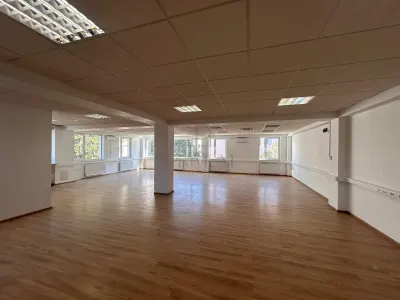 Spatiu comercial - zona excelenta - vizibilitate buna - centrala proprie - aer conditionat - Timisoara