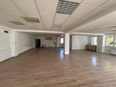 Spatiu comercial - zona excelenta - vizibilitate buna - centrala proprie - aer conditionat - foto 2