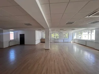 Spatiu comercial - zona excelenta - vizibilitate buna - centrala proprie - aer conditionat - foto 4