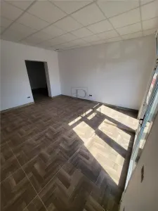 Spatiu comercial renovat cu vitrina - Semicentral - Timisoara