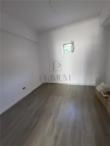 Spatiu comercial renovat cu vitrina - Semicentral - foto 2