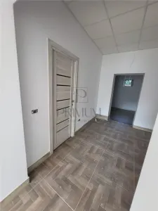 Spatiu comercial renovat cu vitrina - Semicentral - foto 3