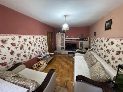 Apartament cu 3 camere, zona Nufarul - foto 2
