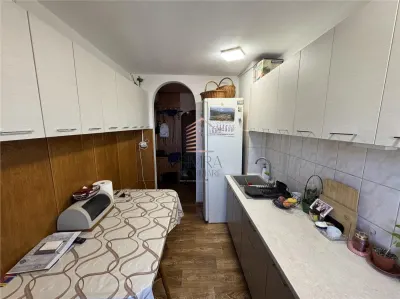 Apartament cu 3 camere, zona Nufarul - foto 5