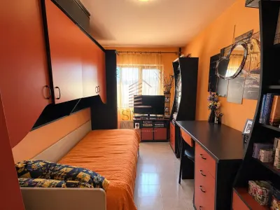 Apartament cu 3 camere, zona Nufarul - foto 6
