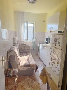 BLASCOVICI - 1 CAMERA - DECOMANDAT - BLOC DOTAT CU ACOPERIS - foto 3