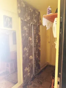 BLASCOVICI - 1 CAMERA - DECOMANDAT - BLOC DOTAT CU ACOPERIS - foto 4