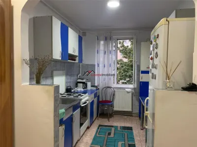 Apartament 2 camere + bucătărie, renovat recent, cu parcare – Dealul Florilor, Dej - Dej
