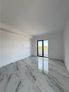 GIROC - 2 CAMERE - DECOMANDAT - FINALIZAT - BALCON MARE - Giroc