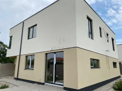 GIROC - 4 Camere si 2 bai - Zona excelenta - Toate utilitatile - Giroc