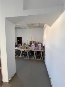 Spatiu comercial - zona linistita - aer conditionat  - 3 camere - 70 mp - foto 5
