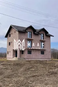 Casa de închiriat | 9 camere  | 260mp utili | Sacel - Sacel