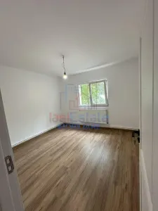 Dacia Bicaz Apartament 4 camere decomandat 82 mp Etaj 1 Renovat - foto 2