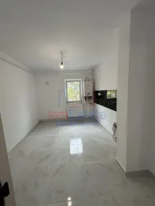 Dacia Bicaz Apartament 4 camere decomandat 82 mp Etaj 1 Renovat - foto 3