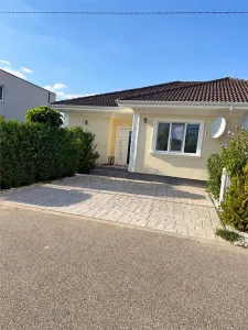 Duplex complet mobilat in Bucovat – 80 mp utili, teren 260 mp, terasa inchisa și pod mansardabil - Bucovat (Remetea Mare)