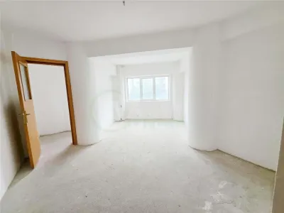 Apartament 3 camere decomandate, 92 mp – Zona Central | Etaj 1 - Bacau