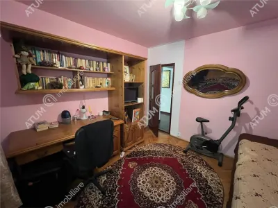De vanzare apartament cu 3 camere decomandate 2 bai zona Vasile Aaron din Sibiu - foto 11
