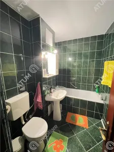 De vanzare apartament cu 3 camere decomandate 2 bai zona Vasile Aaron din Sibiu - foto 8