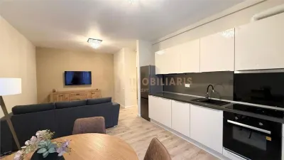 Apartament 2 camere cu curte proprie- Centrul Vechi, prima inchiriere - foto 2