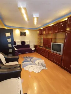 Vânzare apartament 2 camere | Titan - Postavarului | bloc 1980 | etaj 5 | decomandat | 54mp utili | renovat | - Bucuresti