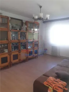 Apartament 3 camere decomandat, 60 mp, Galata - etaj 3, centrala proprie - foto 2