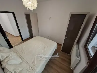 Apartament 3 camere decomandat, capat Cug Valea Adanca, bloc  2022, etaj 1, baie cu geam, parcare privata, liber - foto 8