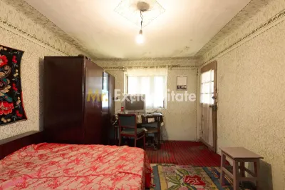 Casa cu teren de 1.200 mp si livada–Badesti, comuna Pietrosani, Arges - foto 9