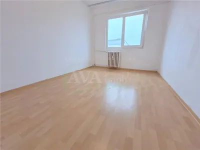 Apartament 3 camere semidecomandat, zona Milcov - foto 16