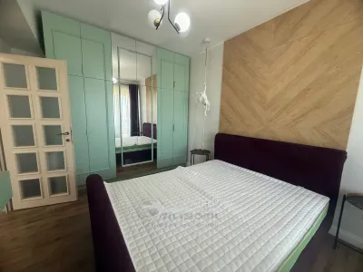 APARTAMENT 3 CAMERE, COPOU, 90 MP, DECOMANDAT, MOBILAT, INTABULAT, LOC DE PARCARE INCLUS - foto 3