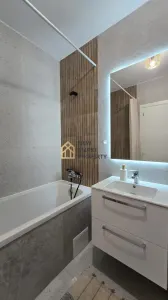 De inchiriat apartament 3 camere, 2 bai | Prima Arena | Parcare | Mobilat si utilat - foto 9