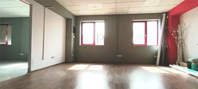 Spatiu  birouri  luminos  etaj 1- Aradului - foto 4