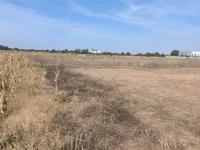 Teren extravilan 5.200 mp , 23 m deschidere , Posibilitate de trecere in intravilan - Mihailesti