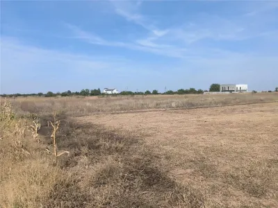 Teren extravilan 5.200 mp , 23 m deschidere , Posibilitate de trecere in intravilan - foto 2