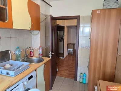 Casa de Cultura apartament cu trei camere mobilat si utilat, centrala pe gaze, termen lung!  - foto 13
