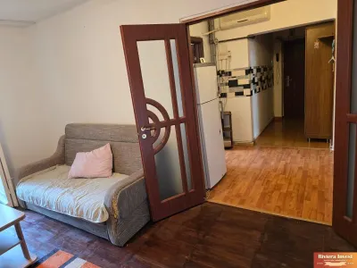 Casa de Cultura apartament cu trei camere mobilat si utilat, centrala pe gaze, termen lung!  - foto 3