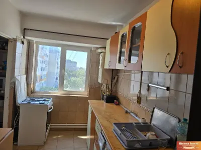 Casa de Cultura apartament cu trei camere mobilat si utilat, centrala pe gaze, termen lung!  - foto 4