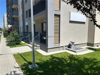 Spatiu comercial cu vad, strada Nicolae Labis - foto 3