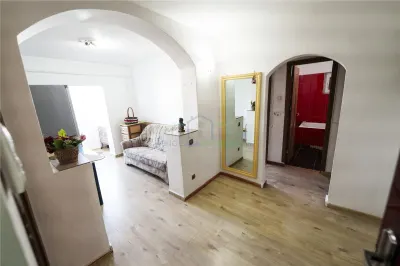 Apartament primitor 2 camere, ideal locuinta sau investitie, Rovine-langa Penny - Craiova