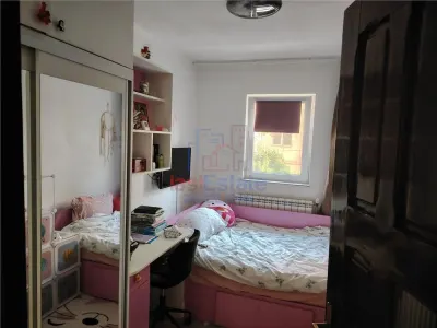 Apartament 3 camere decomandat, etaj 1, Pacurari - 55 mp - foto 3