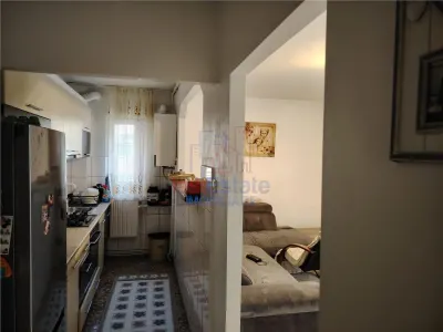 Apartament 3 camere decomandat, etaj 1, Pacurari - 55 mp - foto 4