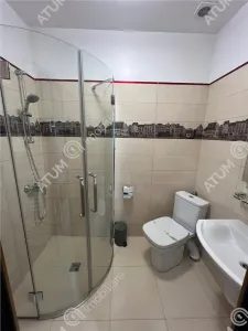 De vanzare pensiune cu 4 camere 4 bai situata in zona istorica din Sibiu - foto 11