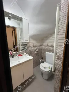 De vanzare pensiune cu 4 camere 4 bai situata in zona istorica din Sibiu - foto 9