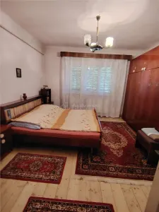 casa cu teren 818 mp ultracentral - Targoviste