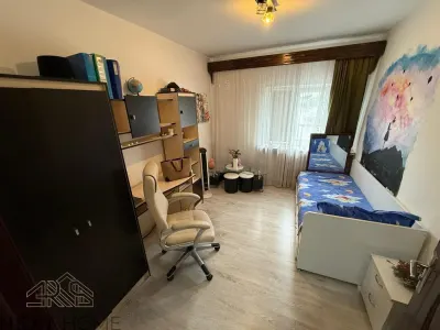 Apartament 3 Camere de Vanzare sau Inchiriere, Strada Lupeni – 81 mp, Etaj 1 - foto 3