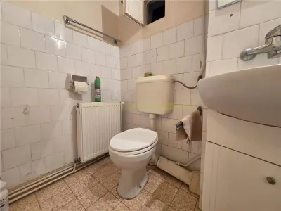 Garsoniera de renovat zona Roata Norocului - foto 18