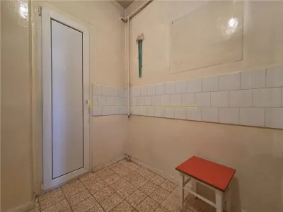 Garsoniera de renovat zona Roata Norocului - foto 21