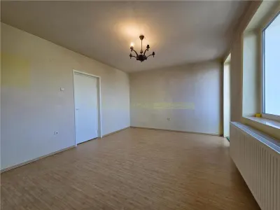 Garsoniera de renovat zona Roata Norocului - foto 23